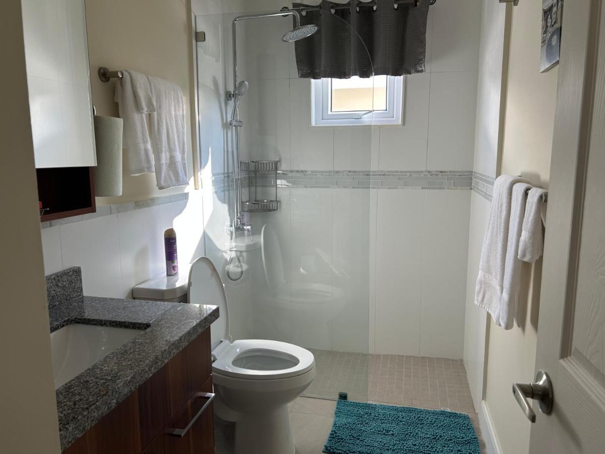 Seamist Villa @Oceanpointe Lucea Comfy 2Br W/Pool Gym & Parking Exterior photo
