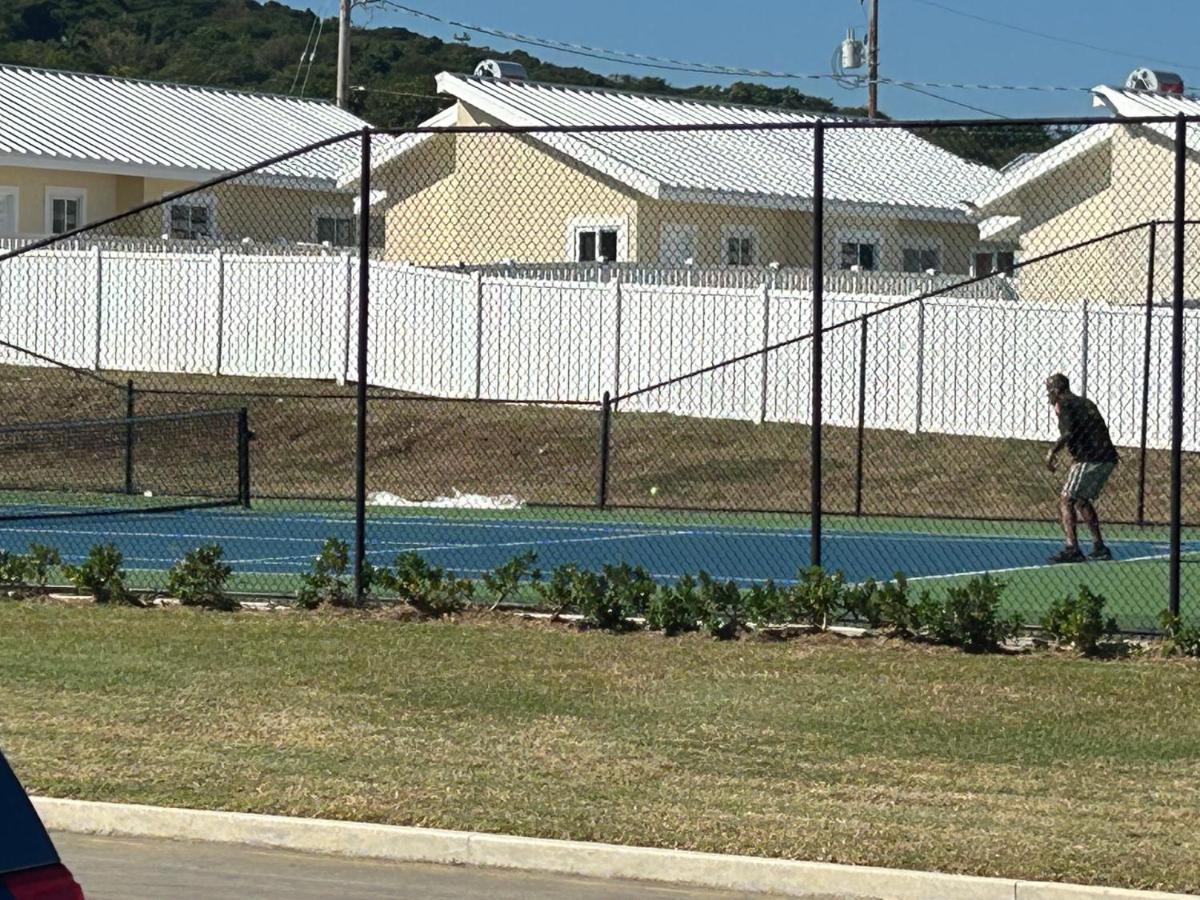 Seamist Villa @Oceanpointe Lucea Comfy 2Br W/Pool Gym & Parking Exterior photo