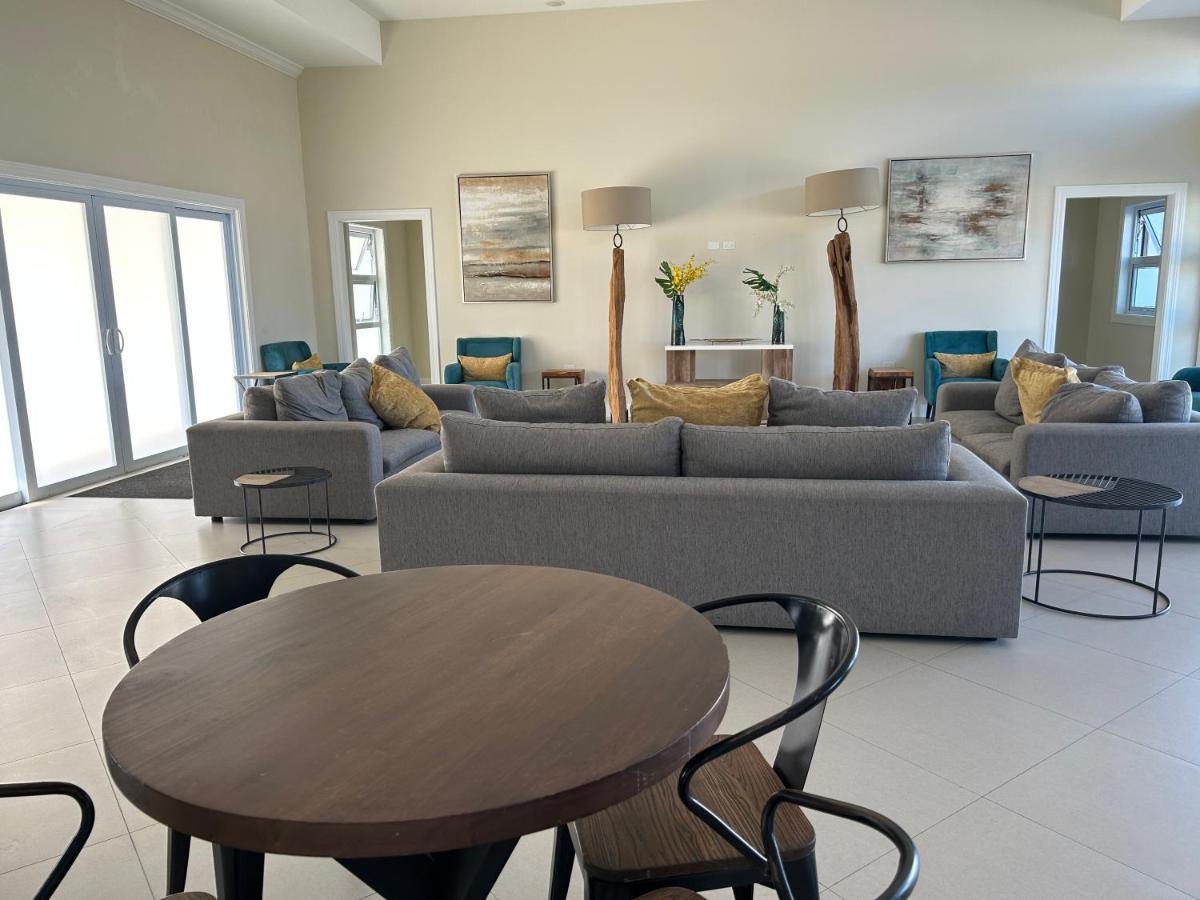 Seamist Villa @Oceanpointe Lucea Comfy 2Br W/Pool Gym & Parking Exterior photo
