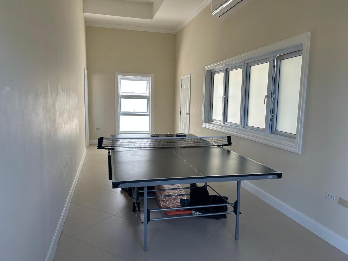 Seamist Villa @Oceanpointe Lucea Comfy 2Br W/Pool Gym & Parking Exterior photo